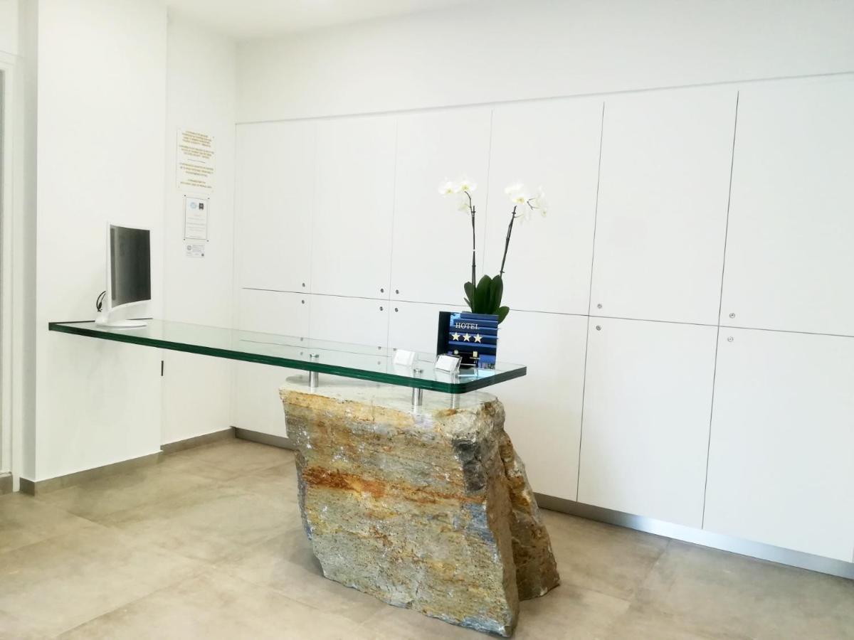 סאמוס Scorpios Hotel & Suites מראה חיצוני תמונה