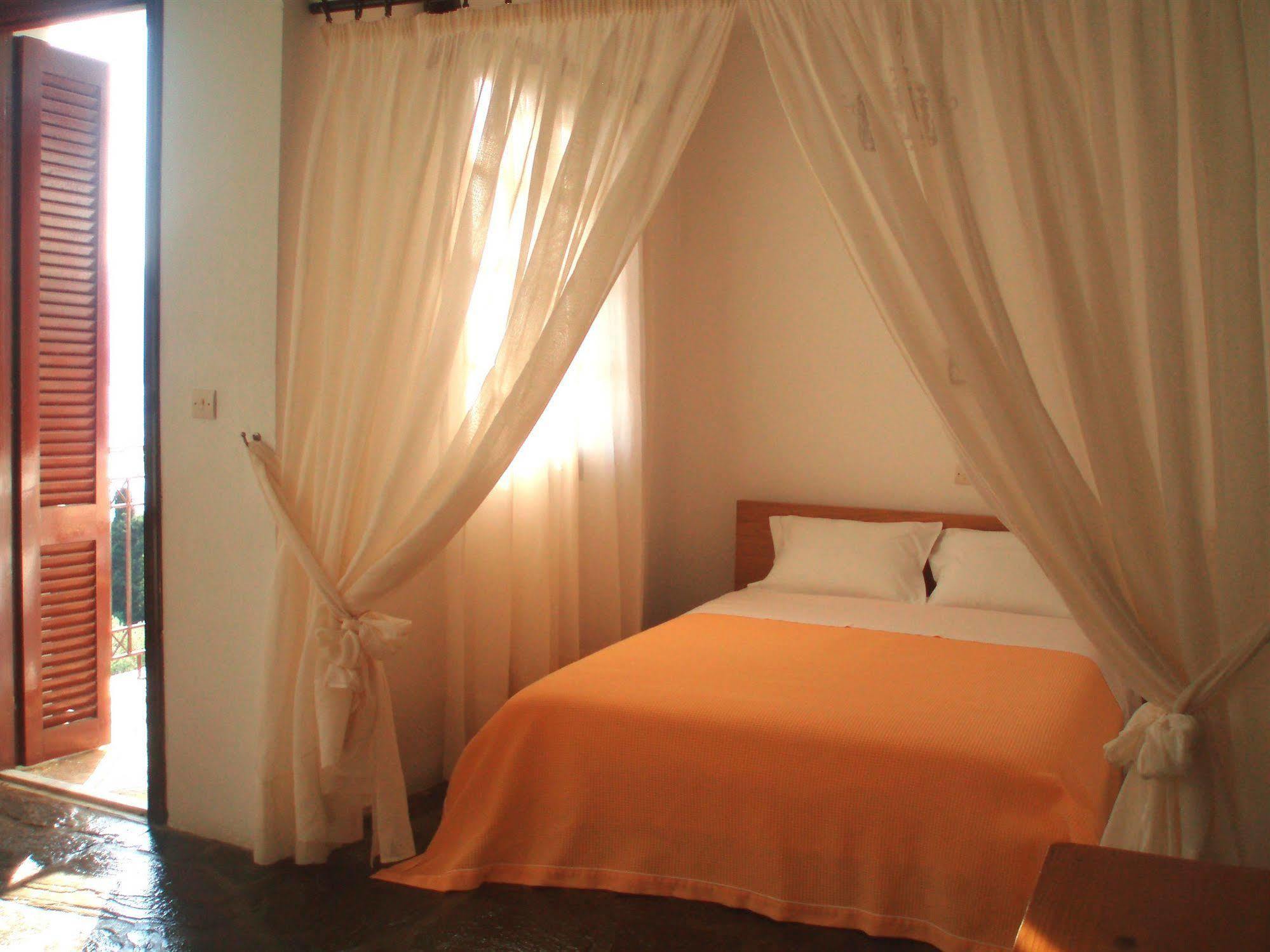 סאמוס Scorpios Hotel & Suites מראה חיצוני תמונה