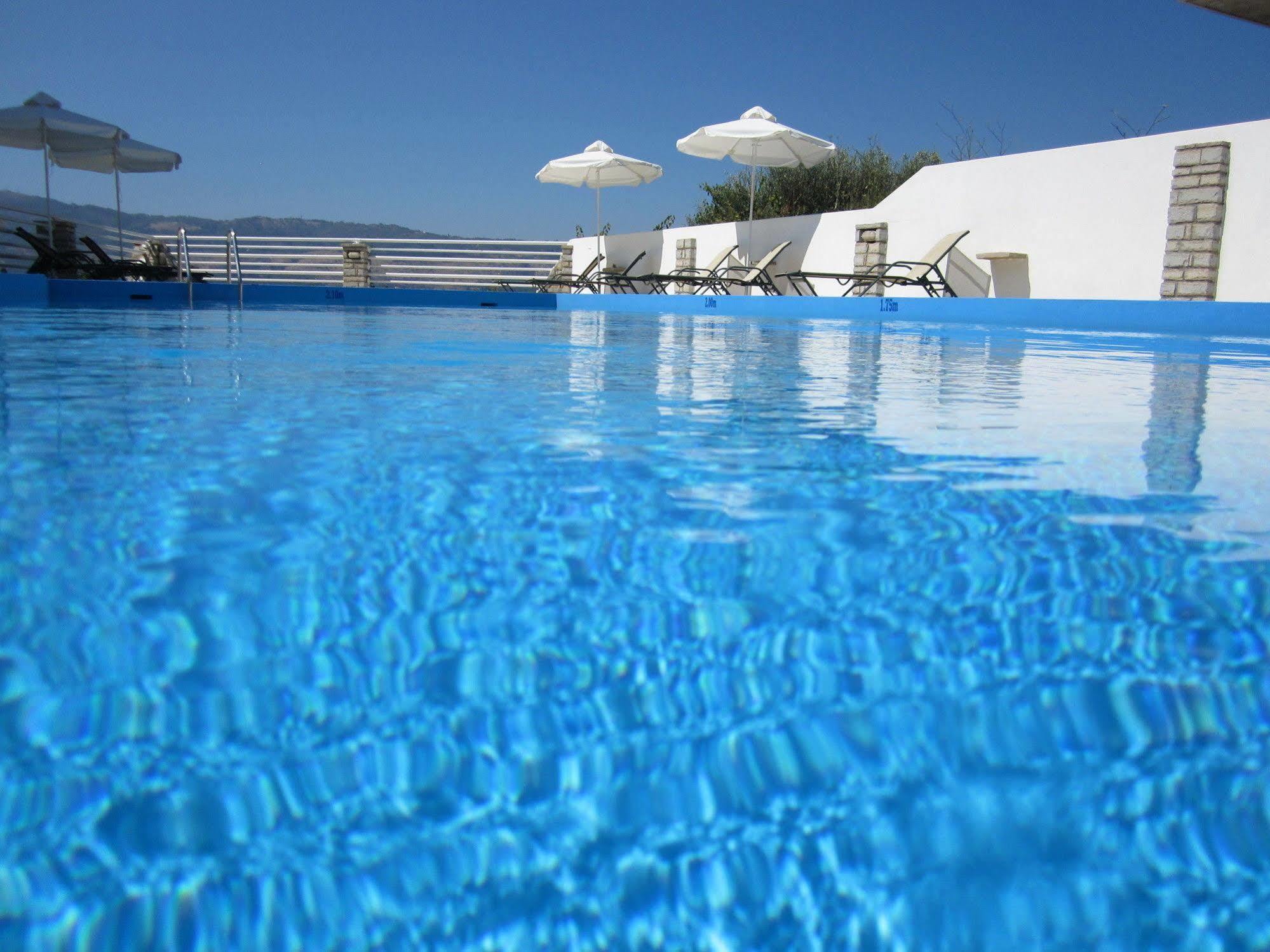 סאמוס Scorpios Hotel & Suites מראה חיצוני תמונה