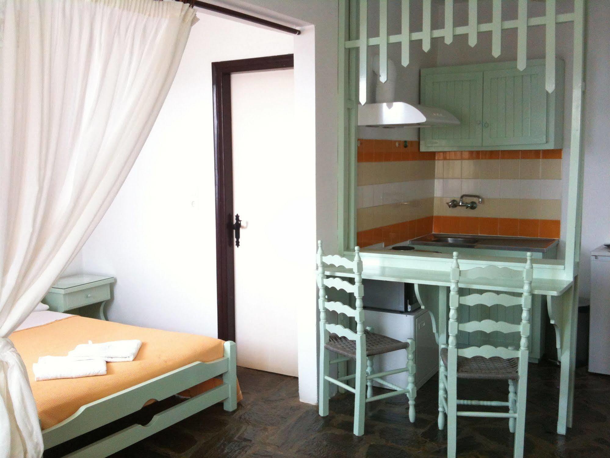 סאמוס Scorpios Hotel & Suites מראה חיצוני תמונה